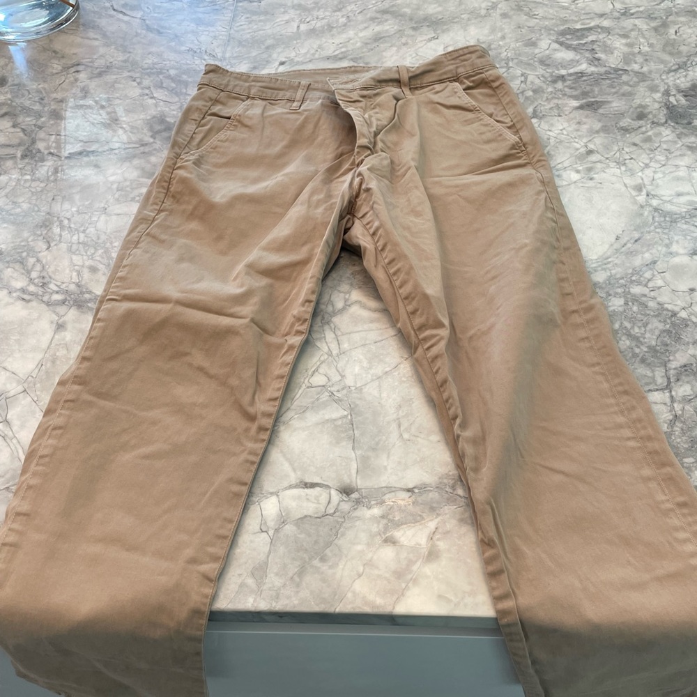 AG Jenas Flat Front Khakis. Men’s size 32/30.